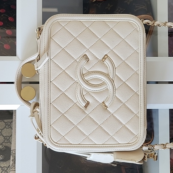 EUC Chanel Caviar Medium Vanity Case Off White/Silver Hardware - Picture 4 of 9